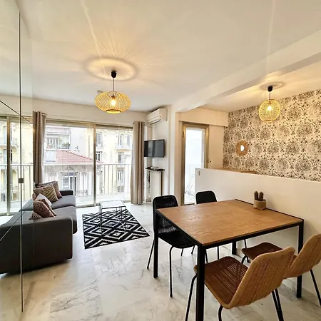 Riviera: Quiet With Ac And Terrace In Carré D'or